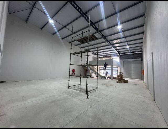 325M² WAREHOUSE TO LET IN BALLITO CENTRAL